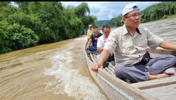 Dit. Intelkan Polda Riau Maping Lokasi TPS Terisolir Selama 5 Jam Menyusuri Sungai