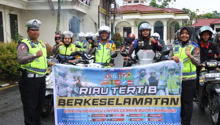 Walaupun di Guyur Hujan Club Motor Tetap Semangat Menggelorakan Tertib Berlalu Lintas dan Cooling System Jelang Pemilu 2024