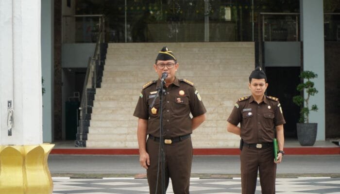 Asisten Tindak Pidana Khusus Kejaksaan Tinggi Riau Penerima Apel Kerja Pagi