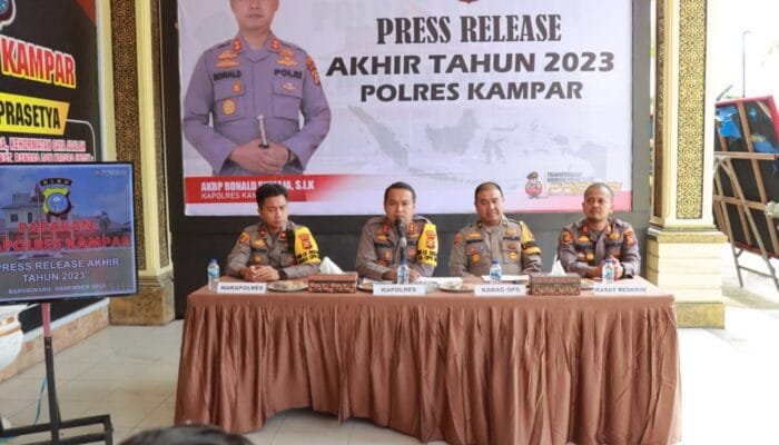 Kapolres Kampar Gelar Koferensi Pers Akhir Tahun