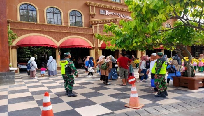 Jelang Tahun Baru, Anggota Koramil Jajaran Kodim 0808/Blitar Tingkatkan Pengamanan Di Wilayah Masing Masing