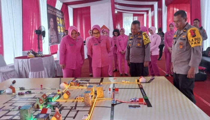 Ketua Bhayangkari Daerah Riau Bersama Rombongan Kunjungi Pos PAM Purna MTQ Ops Lilin Lancang Kuning 2023