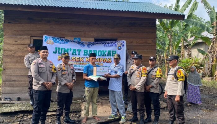 Jum’at Barokah Polsek Kempas Peduli Terhadap Sesama Dengan Berbagi Sembako