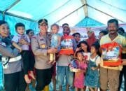 Kapolresta Pekanbaru Gelar Bakti Sosial dan Berikan Bantuan Kepada Korban Banjir