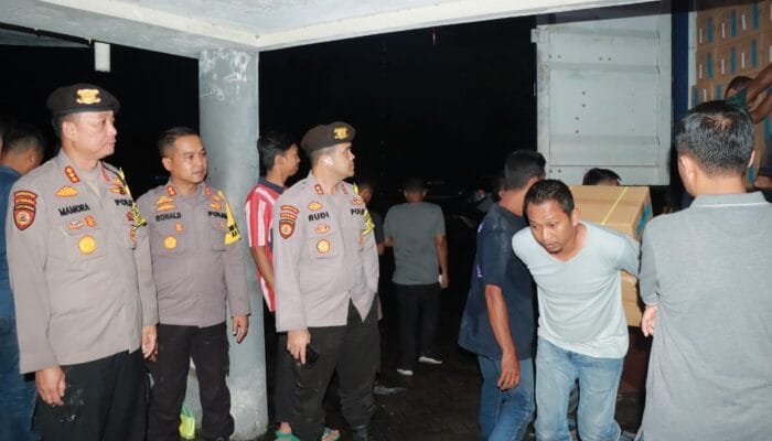 Tiba di Bangkinang, Polres Kampar Kawal Ketat Logistik Pemilu 2024 di Gudang KPU Kampar