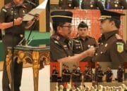 Kepala Kejaksaan Tinggi Riau Pimpin Pengambilan Sumpah dan Serah Terima Jabatan Kepala Kejaksaan Negeri Siak