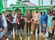 Bakti Sosial Kejaksaan Tinggi Riau Tahun 2024 Berikan Bantuan Pasca Bencana Banjir di Kelurahan Sri Meranti Pekanbaru