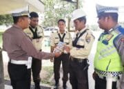Sembari Patroli, Personil Subdit Gakkum Ditlantas Polda Riau Giat Cooling System Guna Sukseskan Pemilu 2024