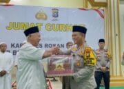 Polres Rohul, Bingkai Program Coolling Sistem dan Jumat Curhat Dalam Sholat Shubuh Berjama’ah, Serap Aspirasi Masyarakat Serta Wujudkan Pemilu Damai