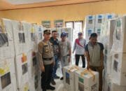 Polsek Kempas Kawal Pendistribusian Logistik dari Gudang KPU Kab. Inhil ke PPK Kempas