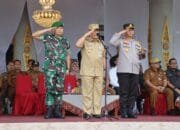 Kapolres AKBP Budi Hadiri Apel Akbar Linmas dan Pergeseran Pasukan PAM TPS Pemilu 2024, Bupati H Sukiman: Jadi Rohul Terbaik Pelaksanaan