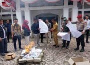 KPU Musnahkan 350 Surat Suara Yang Berlebih di Kabupaten Kuantan Singingi