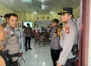 Pastikan Logistik Aman, Waka Polres Bersama Kapolsek Cek Hasil Perhitungan Suara
