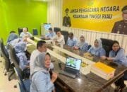 Asdatun Kejati Riau mengikuti kegiatan In House Training : ” Praktik Merger & Akuisisi Dalam Perspektif Persaingan Usaha” secara virtual