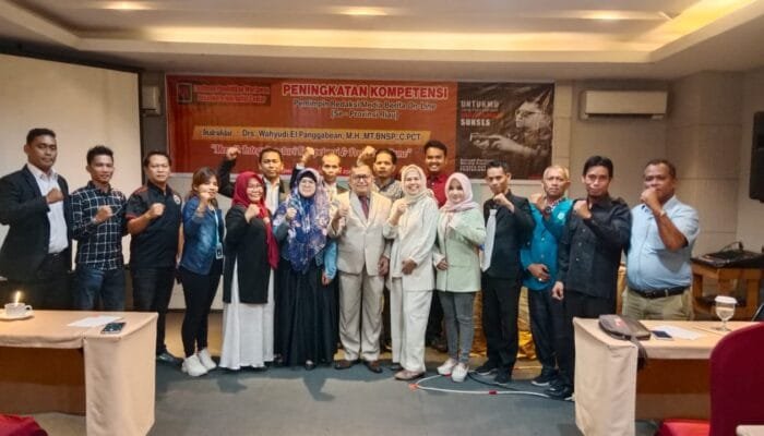 Puluhan Pemimpin Redaksi Media Se-Propinsi Riau Ikuti Pelatihan Peningkatan Kompetensi PJC