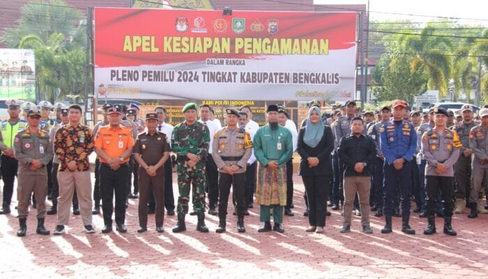 Kapolres Bengkalis Pimpin Apel Kesiapan Pengamanan dalam Rangka Pleno Pemilu 2024 Tingkat Kabupaten Bengkalis