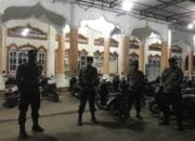 Berikan Rasa Aman Ibadah Ramadhan di Masjid Raya Anur dan Masjid Nurul Yakin, Polsek Bagan Sinembah Patroli Malam