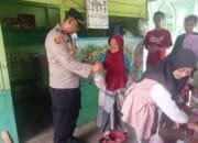 Indahnya Berbagi, Kapolsek Rambah Hilir Bagikan Takjil Kepada Masyarakat