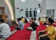 Polres Kuansing Gelar Kegiatan Shalat Isya dan Taraweh Berjamaah di Masjid Ar-Rahman Teluk Kuantan