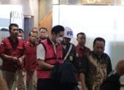 Tim Penyidik Menahan Tersangka HM Selaku Perwakilan PT RBT dalam Perkara Komoditas Timah