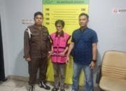 Tim Penyidik Menahan Tersangka RD Selaku Direktur PT SMIP dalam Perkara Impor Gula PT SMIP