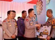 Halal Bihalal Polresta Pekanbaru, 2 Personil Terima Tiket Umroh dari Kapolda Riau