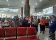 Kapolresta Pekanbaru Dampingi Kapolda Riau Dalam Peninjauan Posko Arus Mudik 2024 di Bandara SSQ II