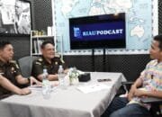 Koordinator Bidang Perdata dan Tata Usaha Negara Kejati Riau menjadi Narasumber dalam Acara Podcast Riau Park TV