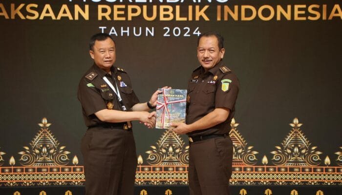 JAM-Pembinaan Dr. Bambang Sugeng Rukmono Berikan Penghargaan Bagi Satker Kejaksaan Dengan NKA Terbaik Tahun 2023