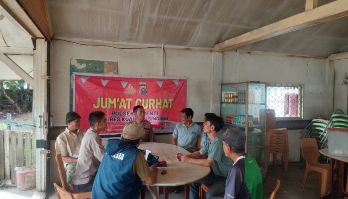 Polsek Jajaran Polres Kuansing Gelar Kegiatan Jumat Curhat Bersama Masyarakat