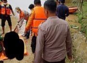 Polsek Kuantan Tengah Evakuasi Penemuan Mayat Tanpa Identitas di Sungai Batang Kuantan