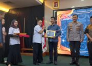 Wali kota Batam Terima Golden Award dari IWO Indonesia