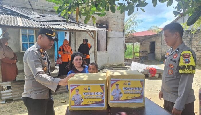 Polsek Gunung Kijang, Polres Bintan, Polda Kepulauan Riau Berikan Bantuan Sosial Kepada Korban Musibah Kebakaran Rumah.