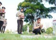 Polda Riau Gelar Ziarah di TMP Kusuma Dharma Dalam Peringatan Hari Bhayangkara Ke-78