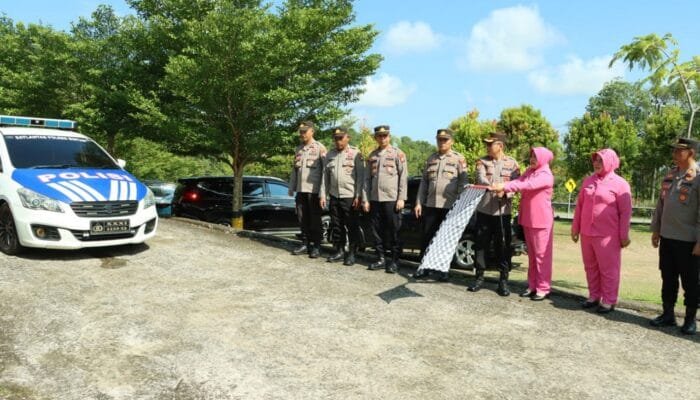 Sempena Hari Bhayangkara ke-78, Polres Bintan Salurkan Ratusan Paket Sembako Kepada Masyarakat