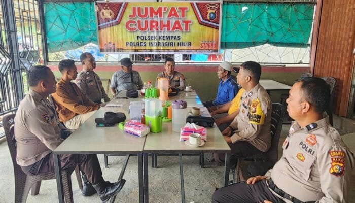 Ciptakan Kamtibmas yang Aman dan Kondusif Jelang Hari Raya Idul Adha 1445 H, Polsek Kempas Gelar Jumat Curhat