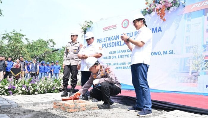 Kapolri Laksanakan Peletakan Batu Pertama Pembangunan Gedung Pusdiklat SPSI di Kawasan Jatiluhur Kab. Purwakarta