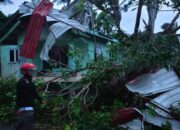 Angin Puting Beliung Bongkar Atap Rumah di Bandarsyah, Satu Rumah Tetangga Rusak