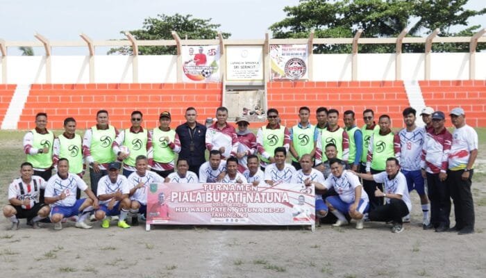 Komandan Lanud Raden Sadjad Dukung Kesuksesan Turnamen Sepak Bola Piala Bupati Natuna