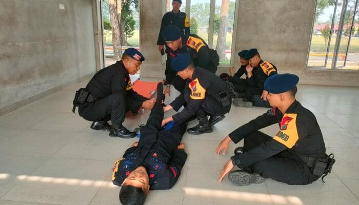 Sub Satgas SAR Satuan Brimob Polda Riau OMP LK 2024 Menggelar Latihan PPGD
