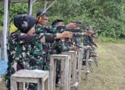 Komandan Lanud RSA Natuna Pimpin Latihan Menembak, Tingkatkan Kesiapsiagaan Prajurit