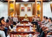 Kapolri Temui Negosiator Pembebasan Pilot Susi Air, Apresiasi Kedepankan Soft Approach