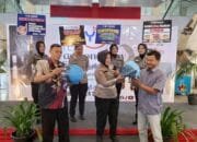 Tim Cooling System Ditlantas Polda Riau Edukasi Pengunjung STC Pekanbaru Sukseskan Pilkada Riau 2024