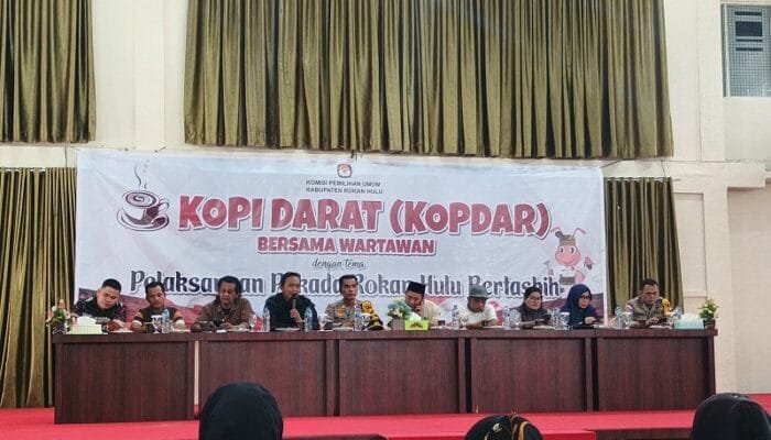 Jalin Sinergitas, KPUD Ajak Puluhan Wartawan Ngopi Darat dengan Tema “Pelaksanaan Pilkada Rohul Bertasbih”