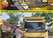 Sat Lantas Polres Kuansing Gelar Kampanye Keselamatan, Pemasangan Stiker dan Penyebaran Brosur Tertib Berlalu Lintas