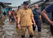 Luapan Sungai Siak Rendam Permukiman, Wali Kota Pekanbaru Tinjau Langsung