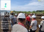 Polsek Logas Tanah Darat Dukung Program Ketahanan Pangan Melalui Penanaman Jagung di Areal Perkebunan