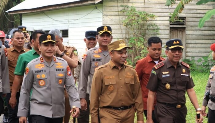 Kapolres Siak Dampingi Gubernur Riau dan Forkopimda Tinjau PSU Pilkada 2024