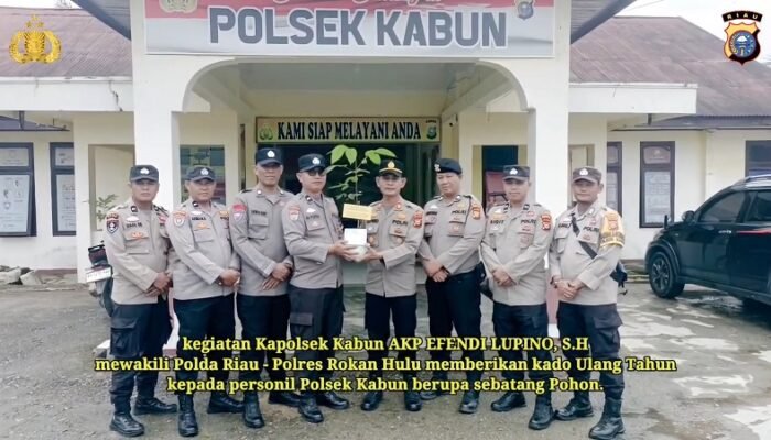 Hadiah Ulang Tahun Berupa Pohon, AKP Lupino Gaungkan Semangat Hijau di Mapolsek Kabun