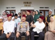 Hangatnya Silaturahmi Kapolda Riau dan UAS, Saling Berbalas Pantun Penuh Canda
